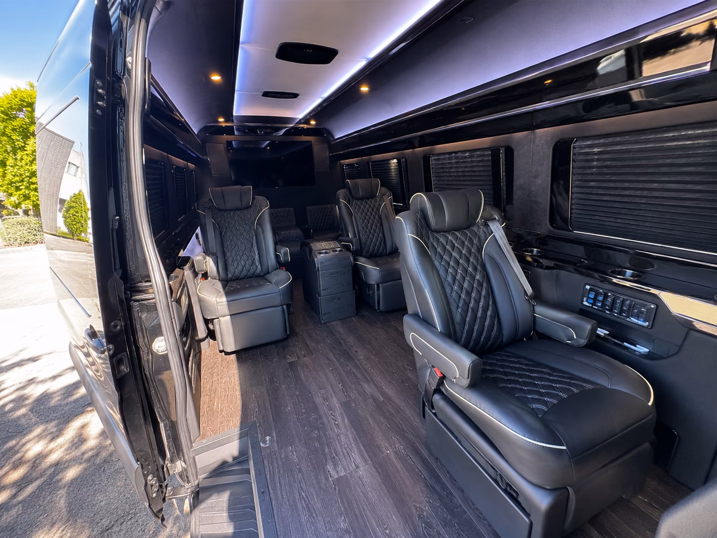 find the perfect transportation for your next corporate event 3