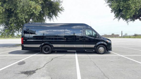sprinter limousine buffalo